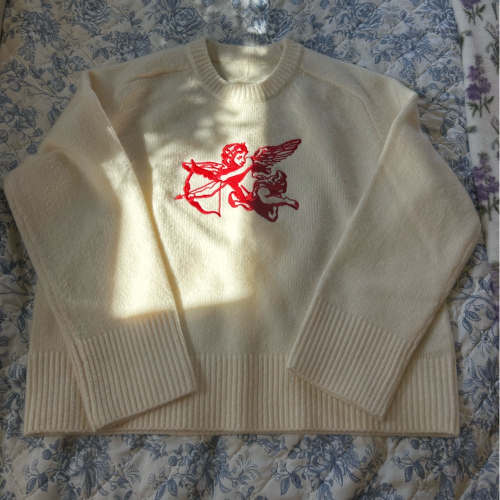Abercrombie & Fitch Cream Crewneck Sweater with Red Embroidered Motif
